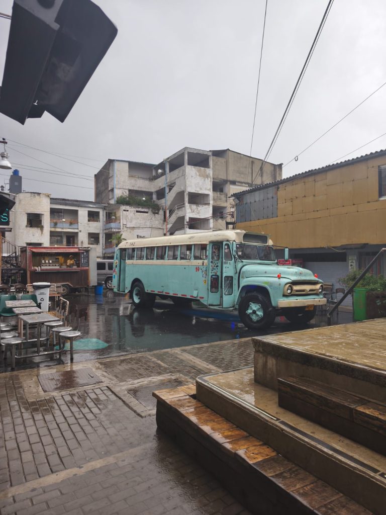 SABADO EN KINDER / KAPUTT CLUB